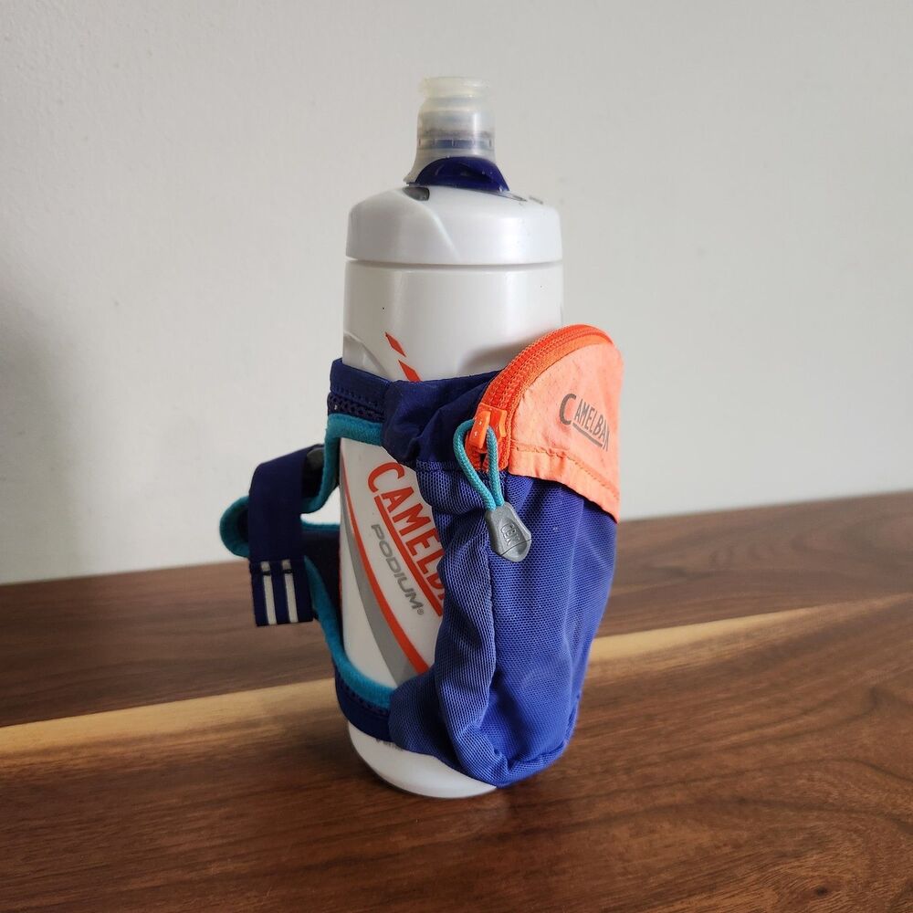 Camelbak Insulated Water Bottle Quick Grip Chill 24oz Handheld Running Cycling